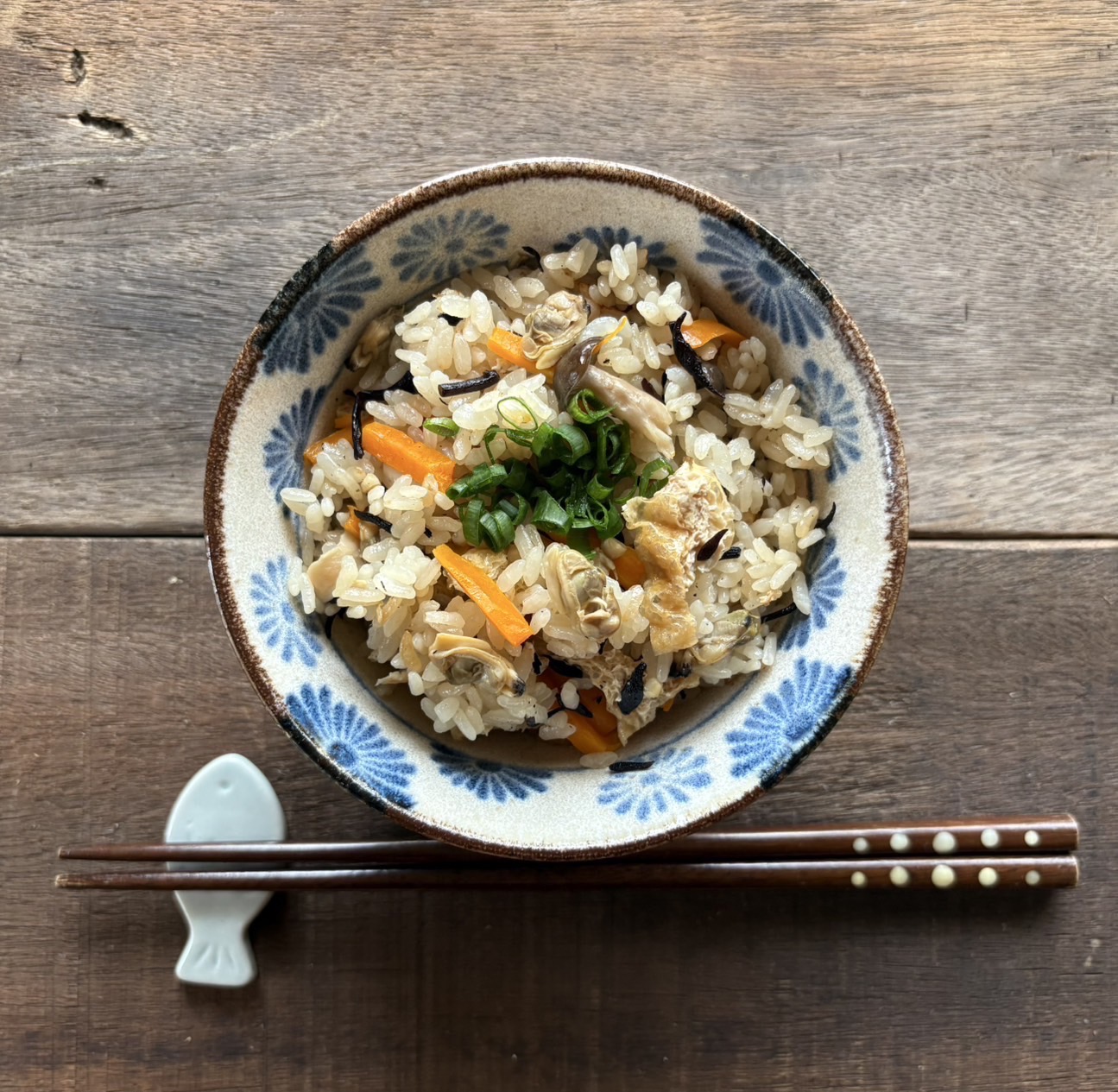 「あさりとひじきの炊き込みご飯」のイメージ画像